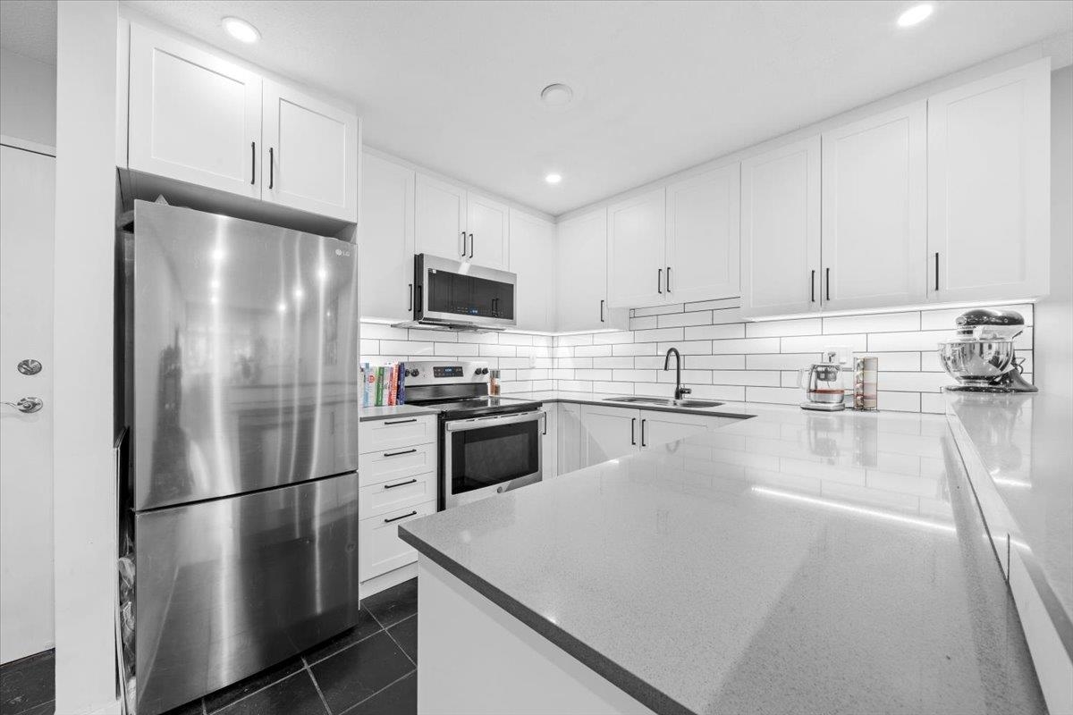 1122 King Albert Avenue 101