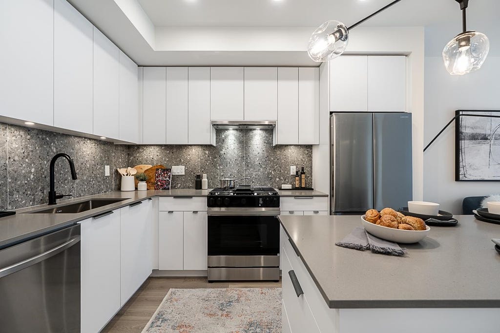 Photo of 7936 206 Street #609, Langley, BC V2Y 3X8 (MLS # R3157389)