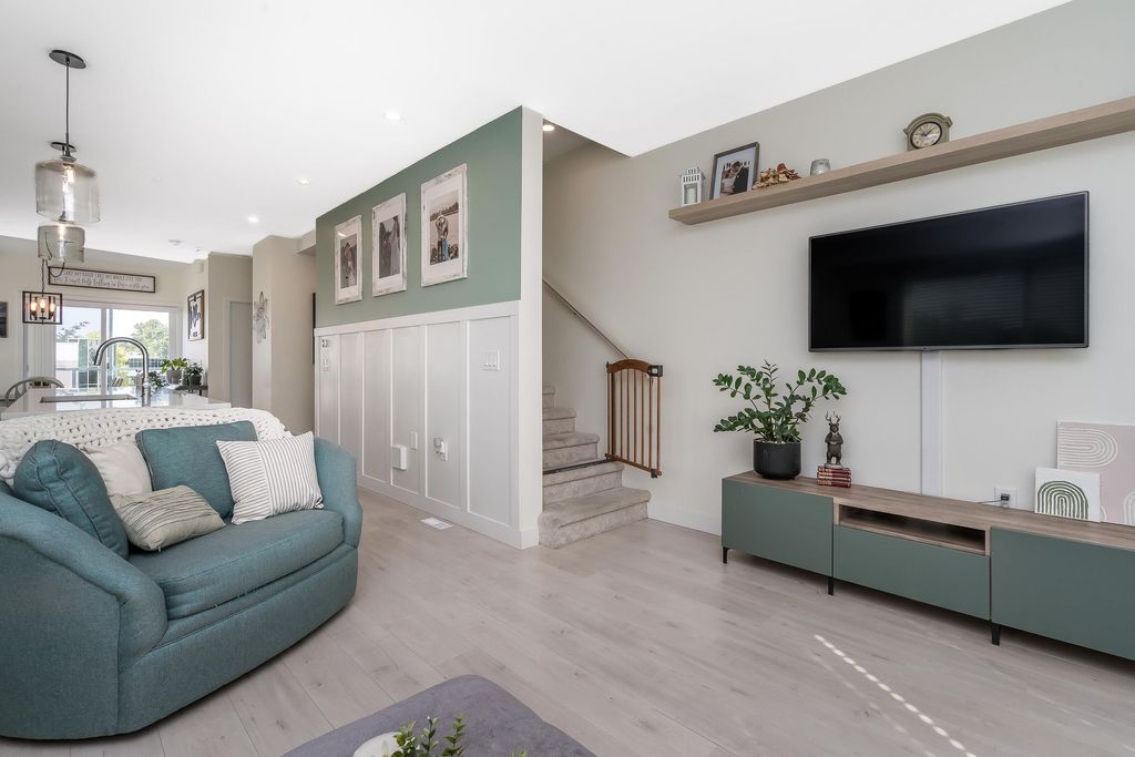 listing image 1105890510092733571