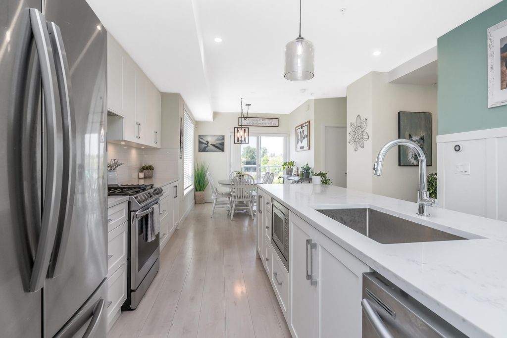 listing image 1100936741272481637