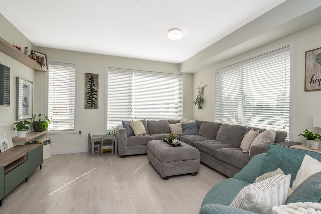 listing image 1100113860347746392