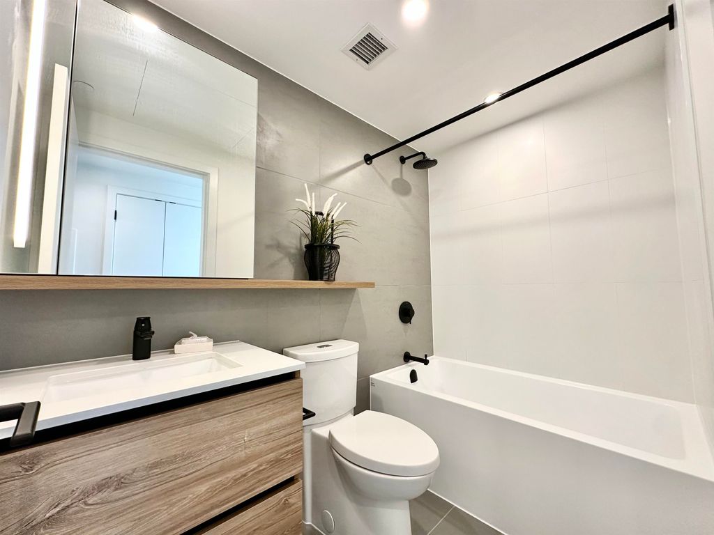listing image 1102727362895765599