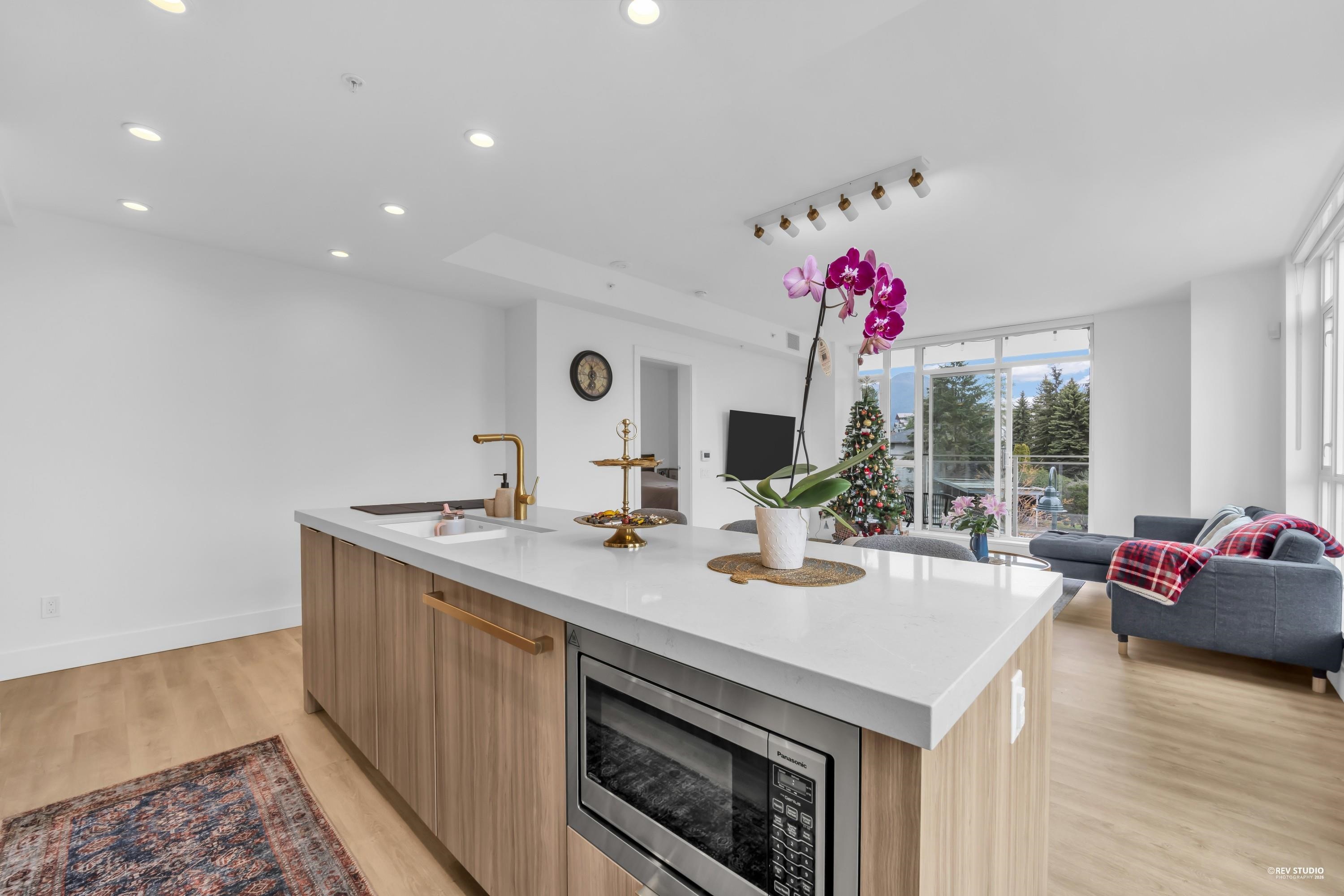 2385 Emery Court 208