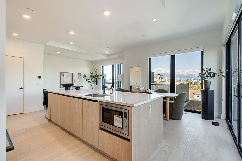 listing image 1104211082809471170