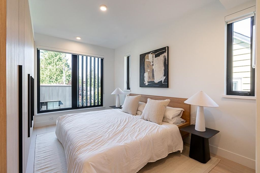 listing image 1103809085218037639