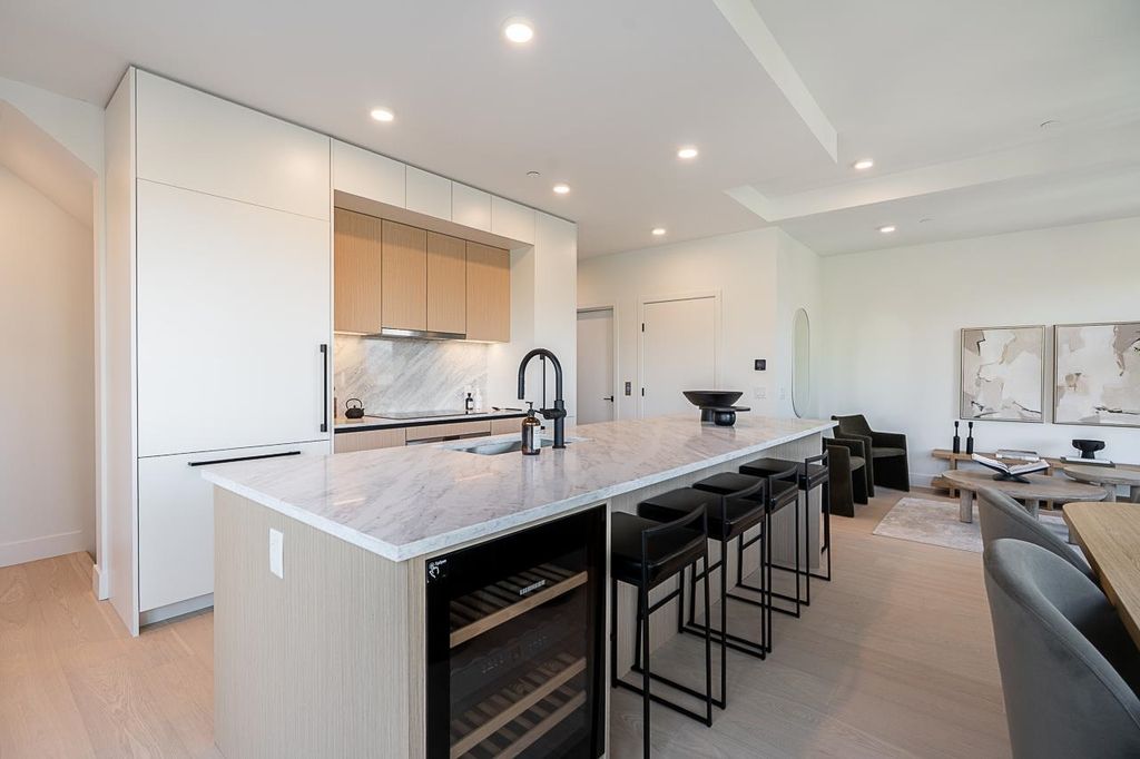 listing image 1100807595773212293