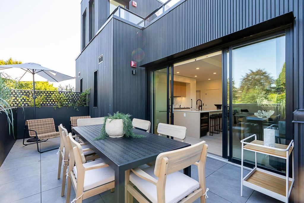 listing image 1106346075365279799