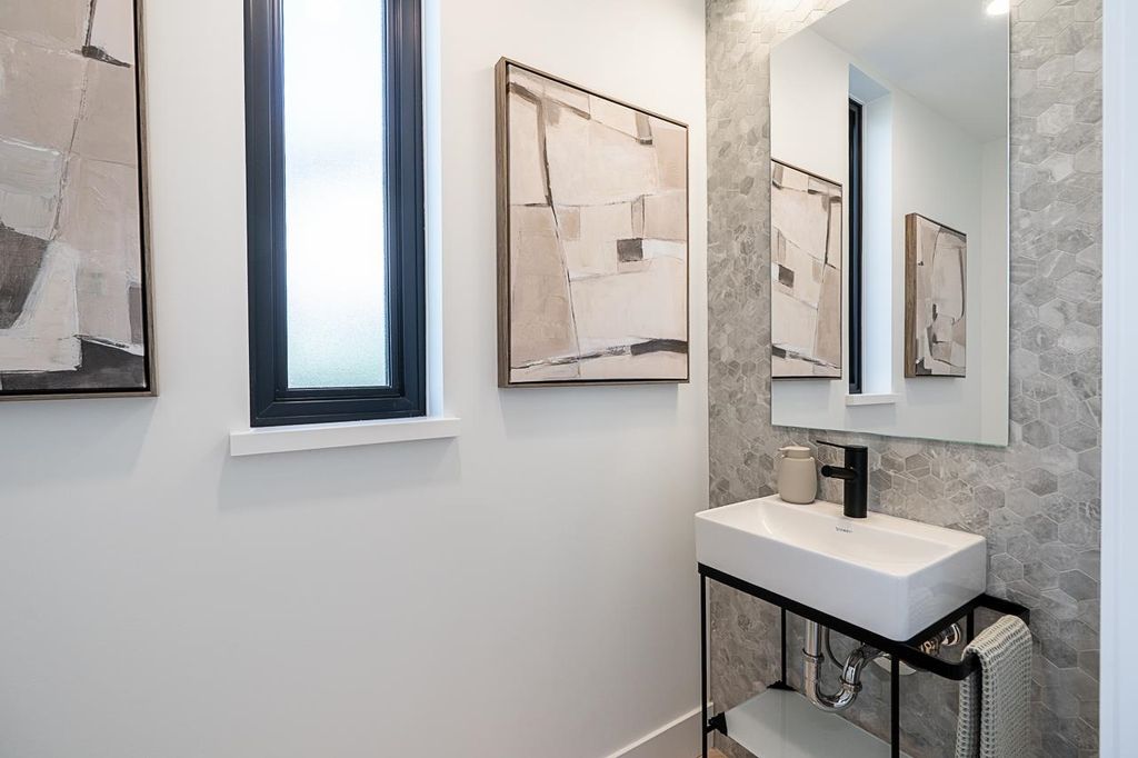 listing image 1104908972248847015