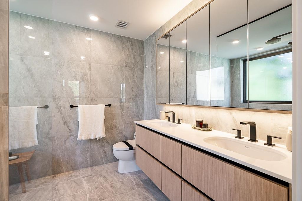 listing image 1109522984836174460
