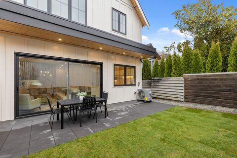 810 E 22nd Avenue 2 Vancouver BC V5V 1V7