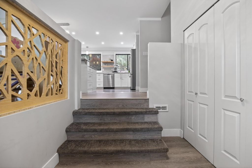 Photo of 10055 Kenswood Drive, Chilliwack, BC V2P 7N6 (MLS # R3106849)