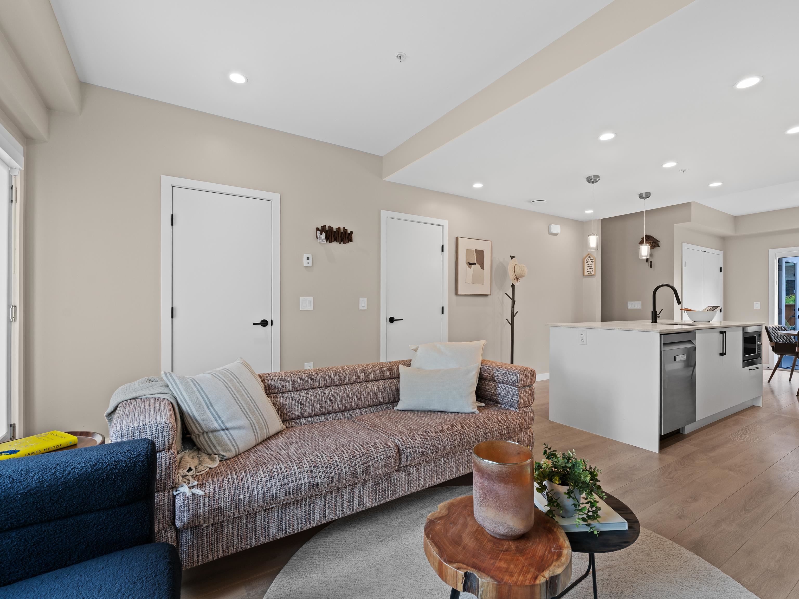 565 E 2nd Street 161