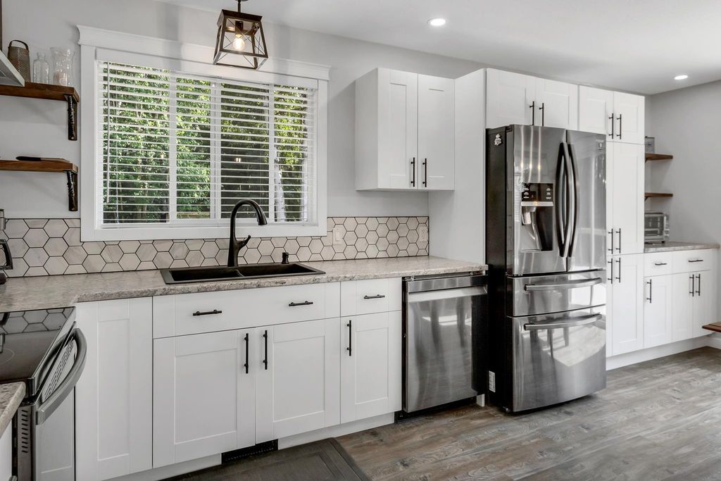 listing image 1108709249452234825