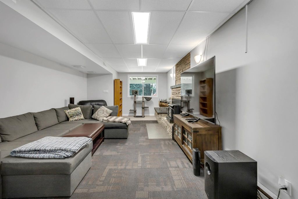 listing image 1102533488293593587