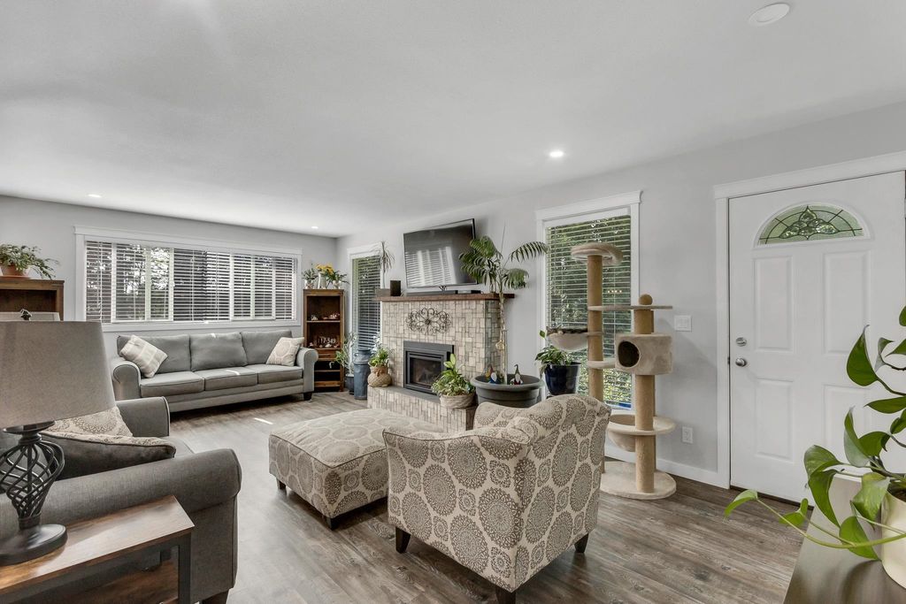 listing image 1109433772306484422