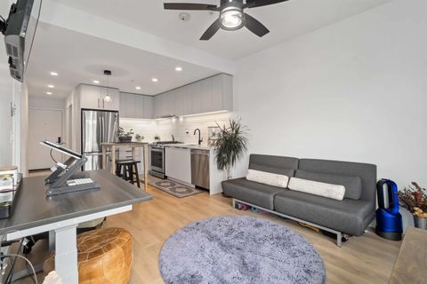 3018 St George Street 505 Port Moody BC V3H 0L4