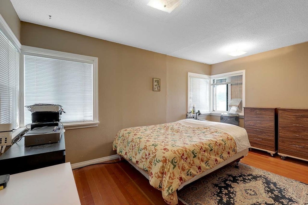 Photo of 2374 Hillside Drive, Abbotsford, BC V2S 3R7 (MLS # R3127271)