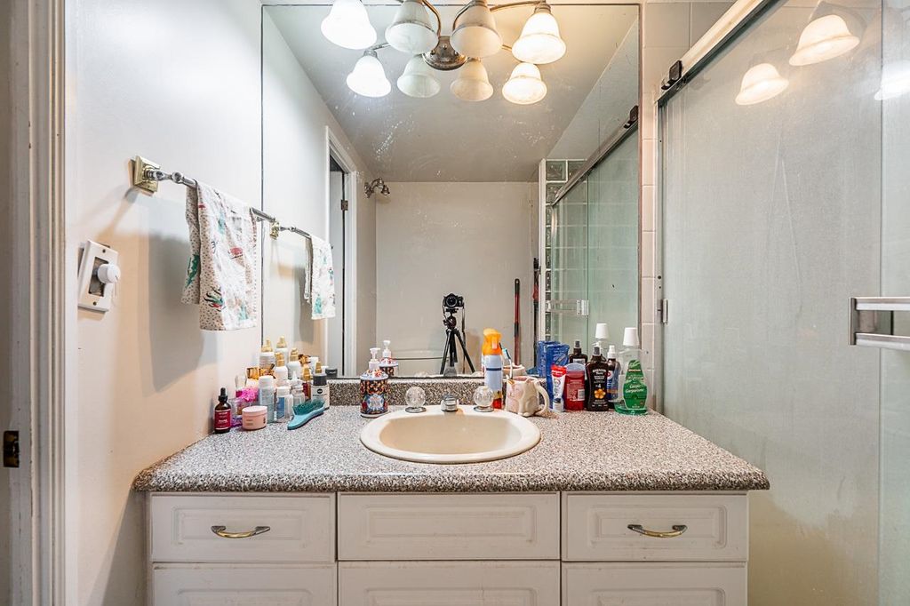 listing image 1104594224479515315