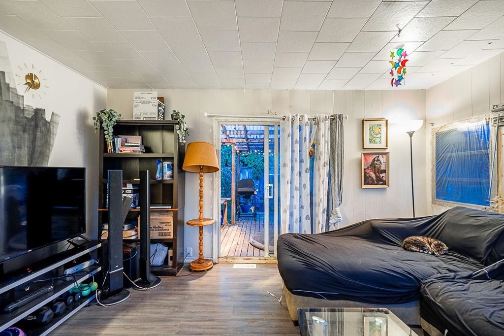 listing image 1100693971804334128