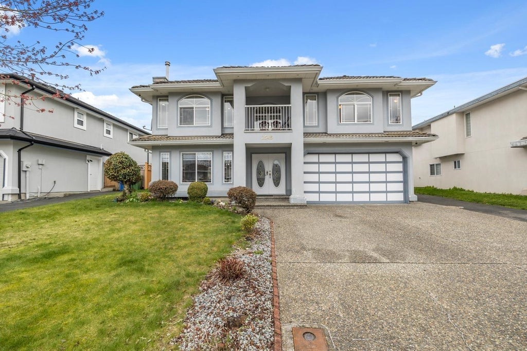 Photo of 3545 Viewmount Place, Abbotsford, BC V2T 6S1 (MLS # R3132414)