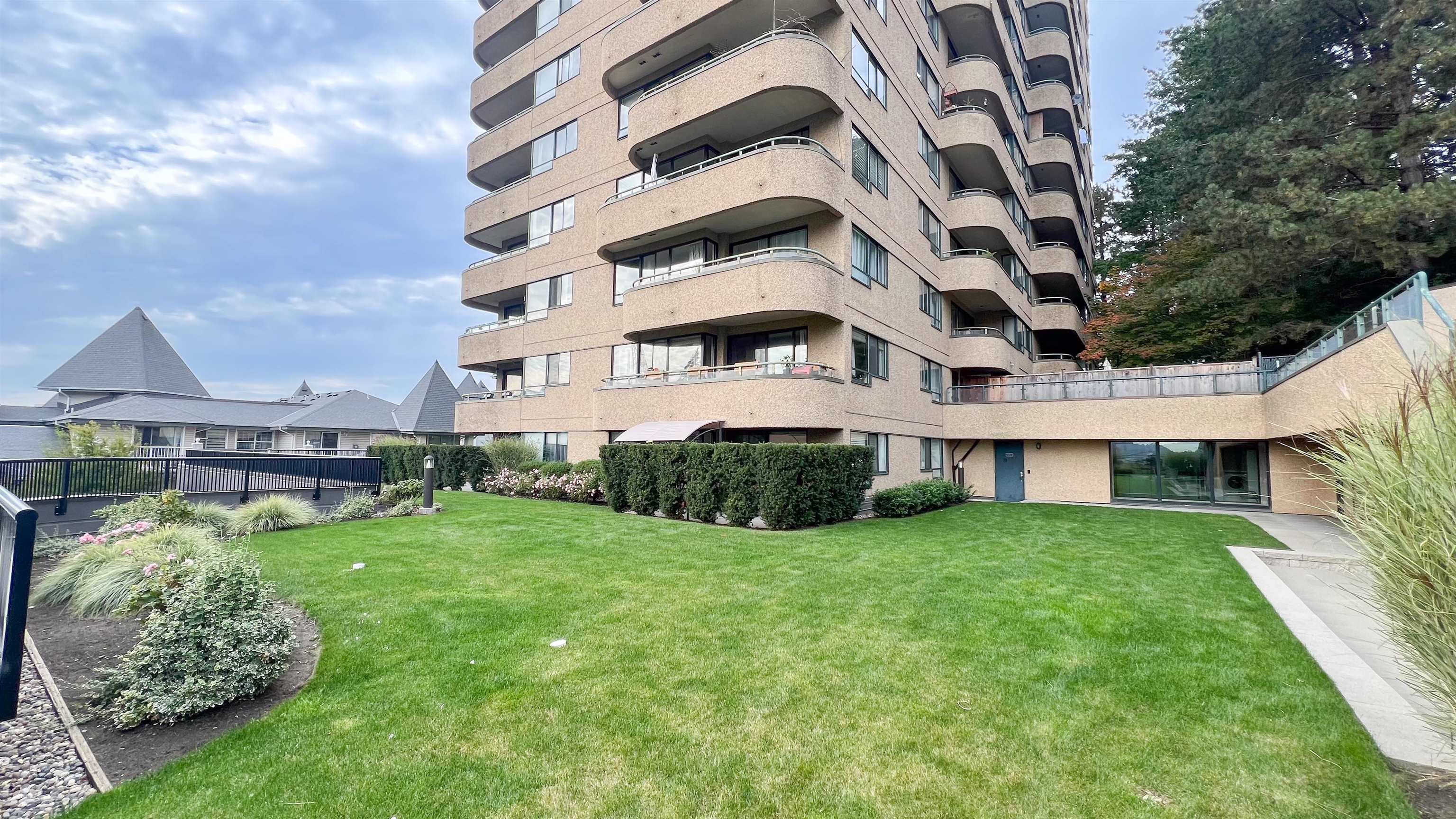 1026 Queens Avenue 207