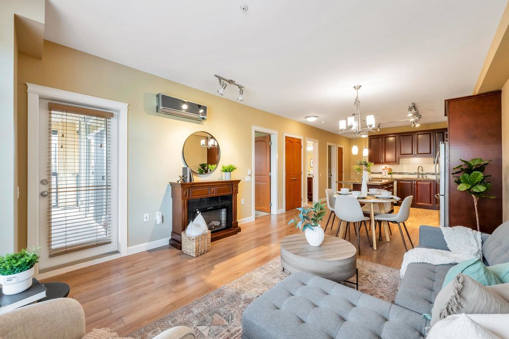 listing image 1102154620659824883