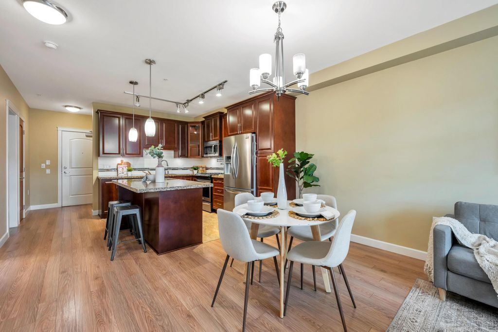 listing image 1107659096512966799