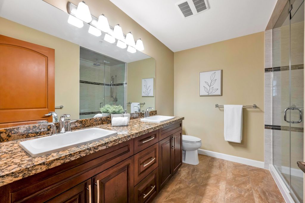 listing image 1104493132615857662