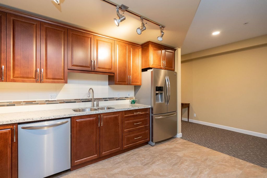 listing image 1107114424576838185