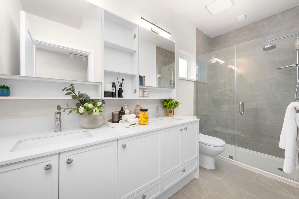 listing image 1104285457805726850