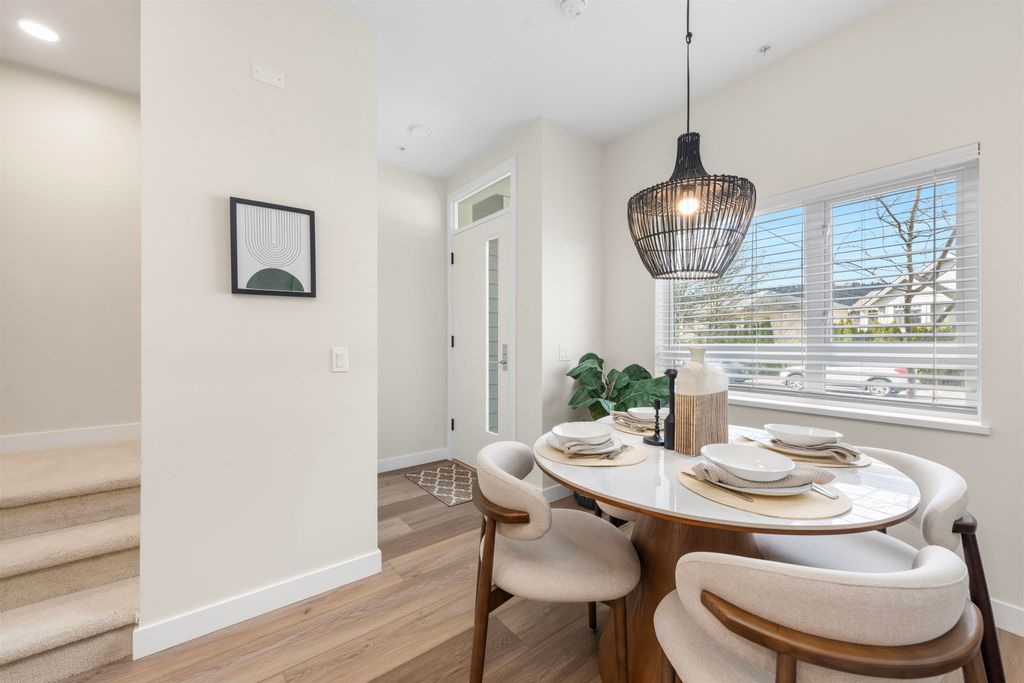 listing image 1103635613222807547