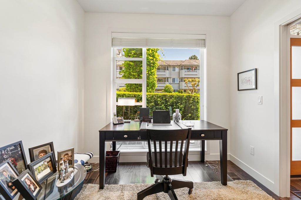 listing image 1104680384555957433