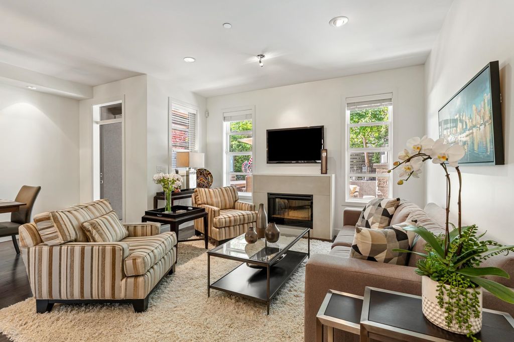 listing image 1101555548406878377