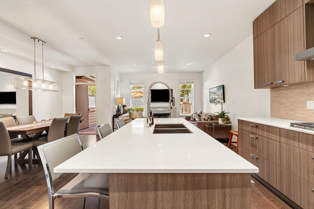 listing image 1109913956803184797