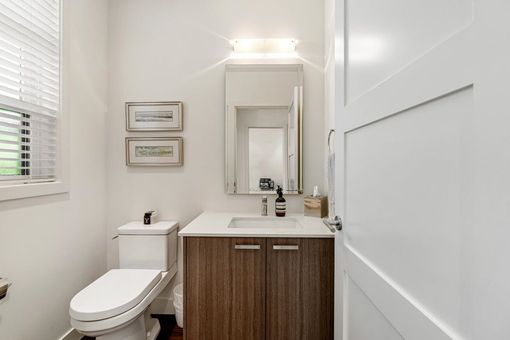 listing image 1100936775492601429