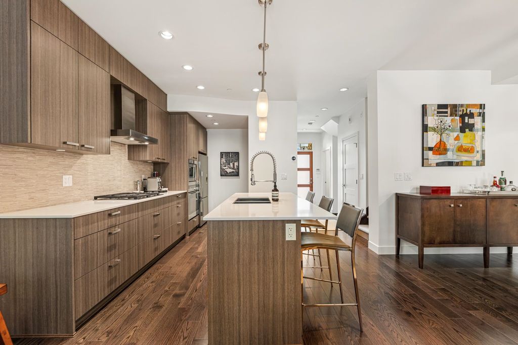 listing image 1104077286912531110