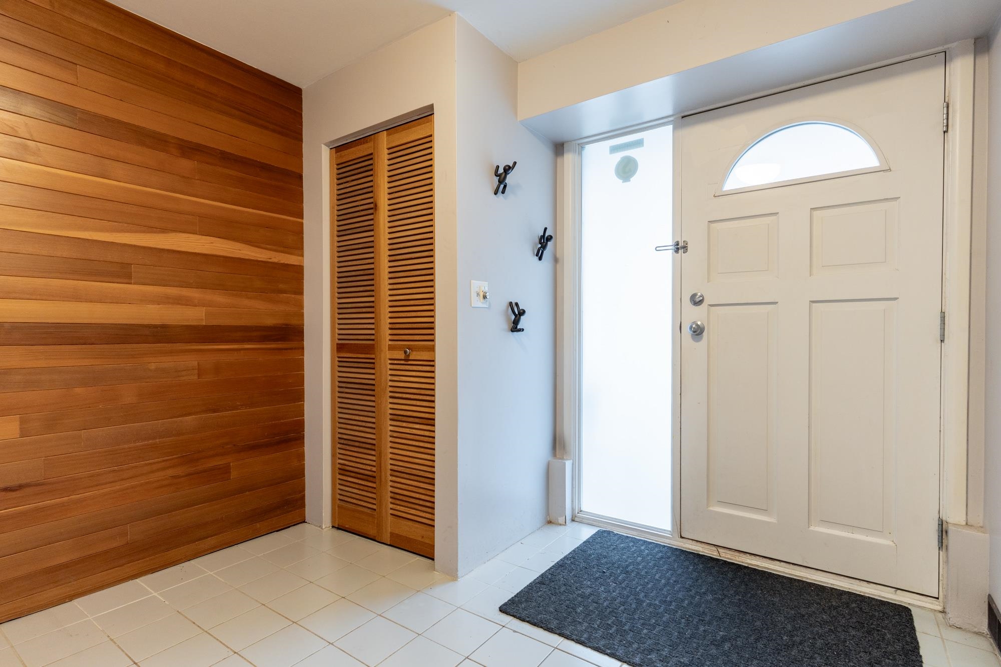 8140 Fairdell Crescent