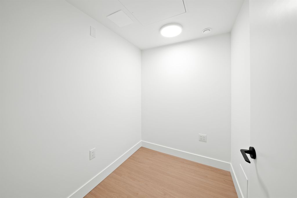 listing image 1106048686059719506