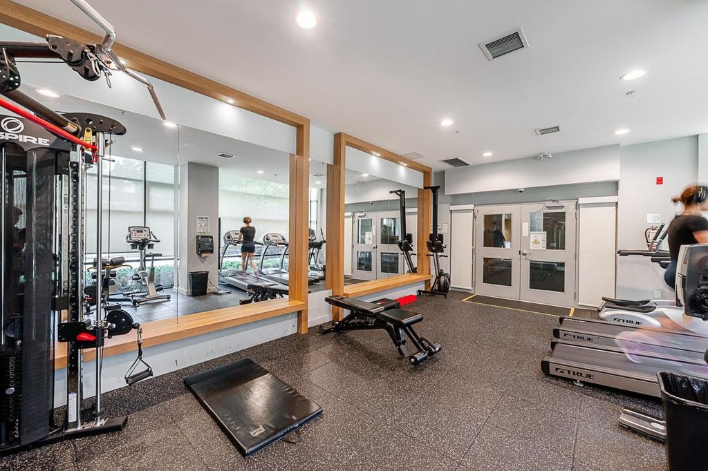 listing image 1100702888697855345