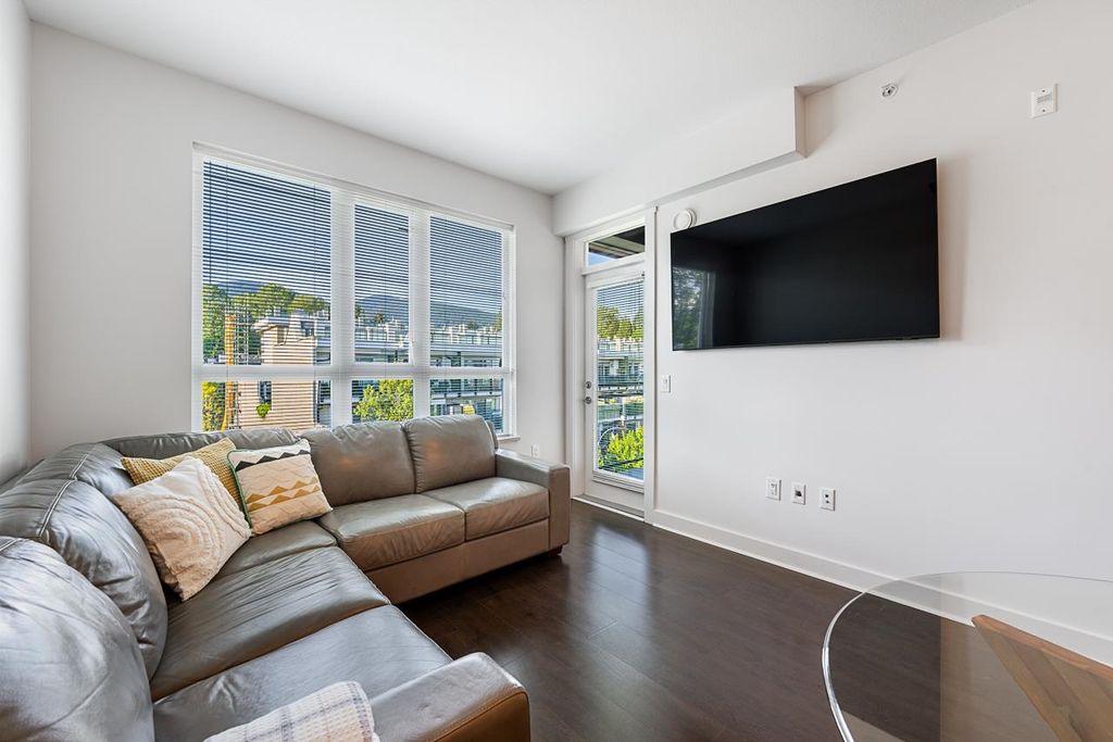 listing image 1104137920968160043