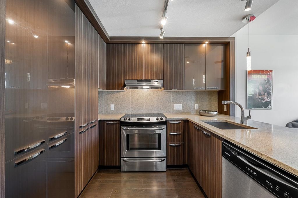 listing image 1109356226158796589