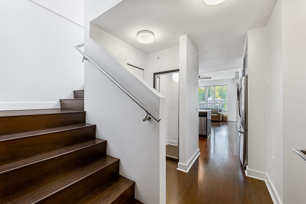listing image 1102487560495829629