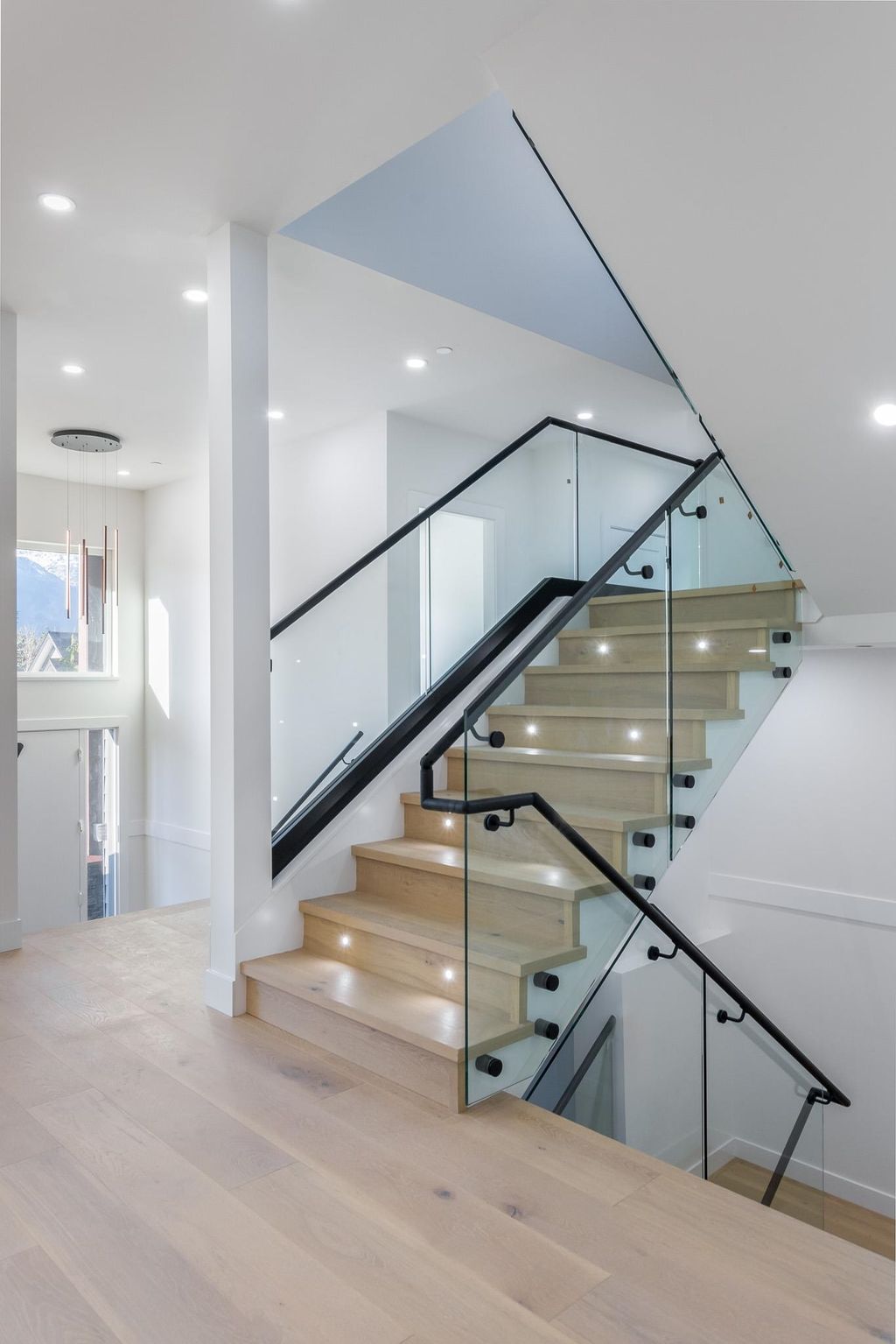 listing image 1103501476815213642