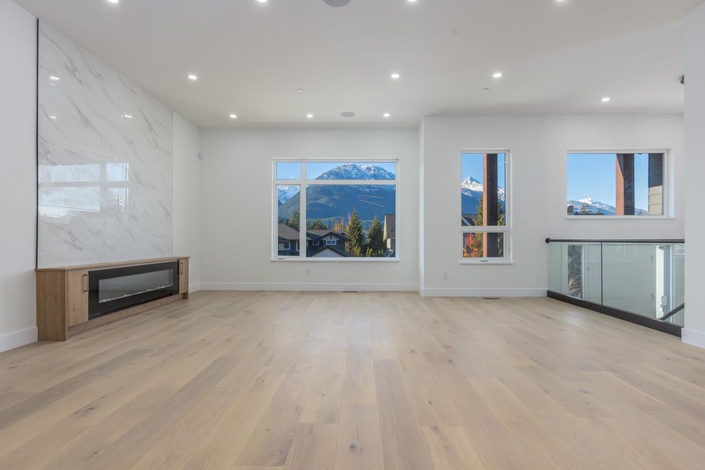 listing image 1109437698131004251
