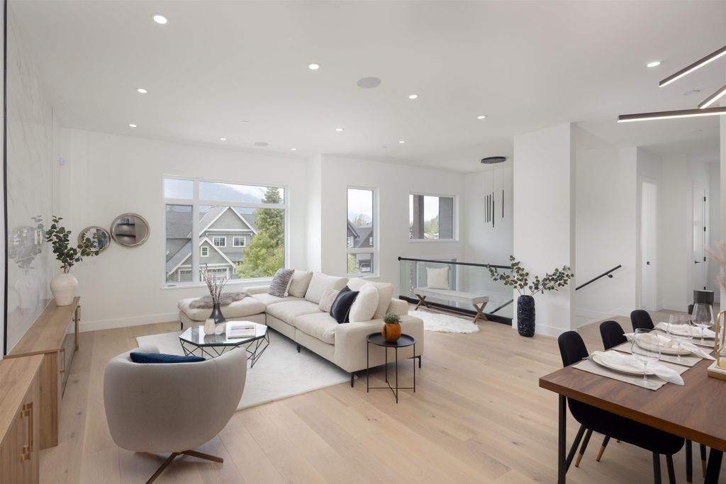 listing image 1102147042229594228