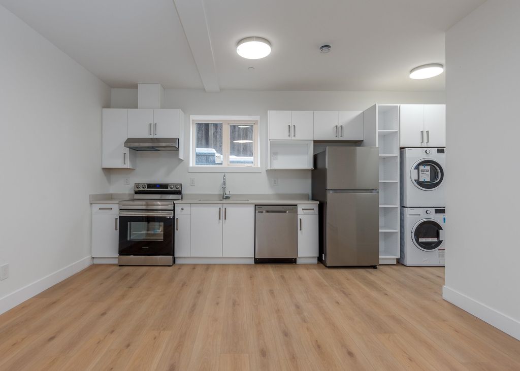 listing image 1104175701685439049
