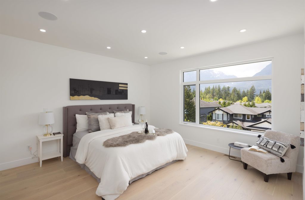 listing image 1106584672390791839