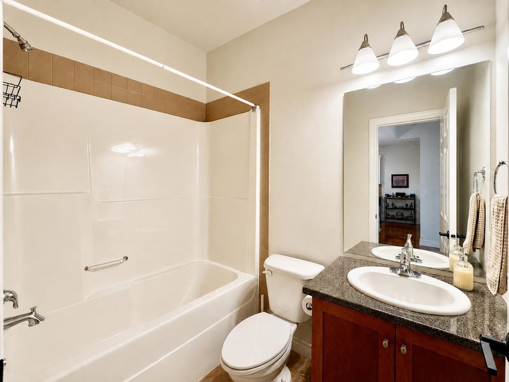 Photo of 9108 Mary Street #401, Chilliwack, BC V2P 4J1 (MLS # R3156914)