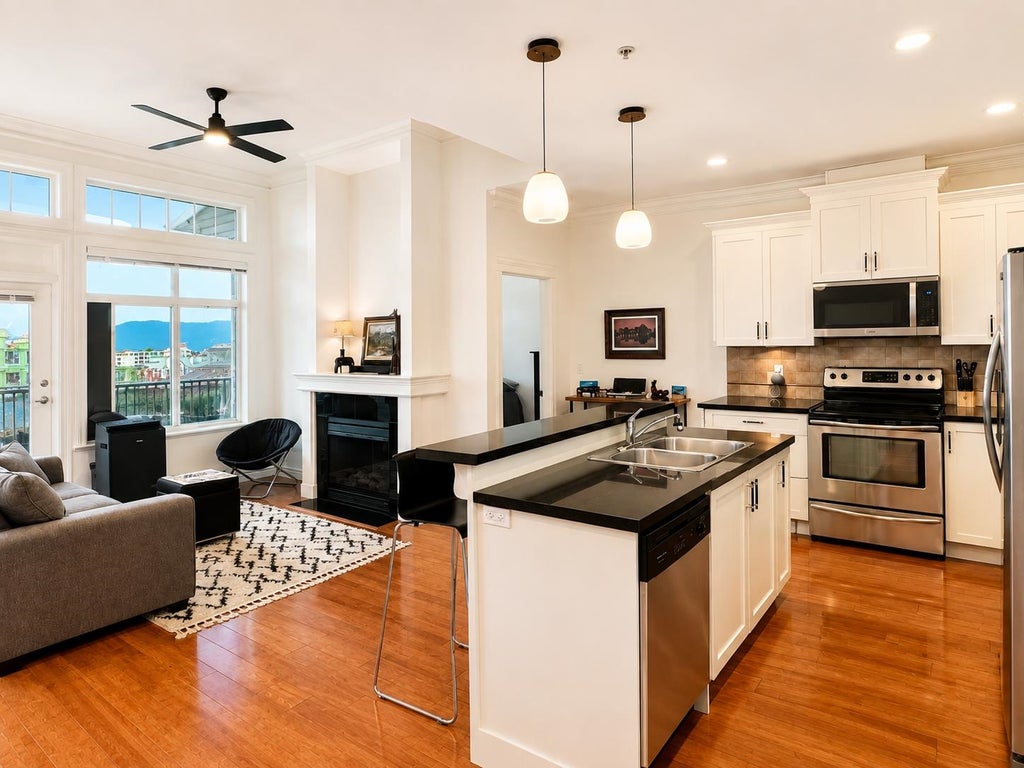 Photo of 9108 Mary Street #401, Chilliwack, BC V2P 4J1 (MLS # R3156914)