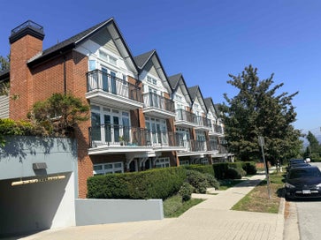 5655 Chaffey Avenue 22 Burnaby BC V6B 1T8